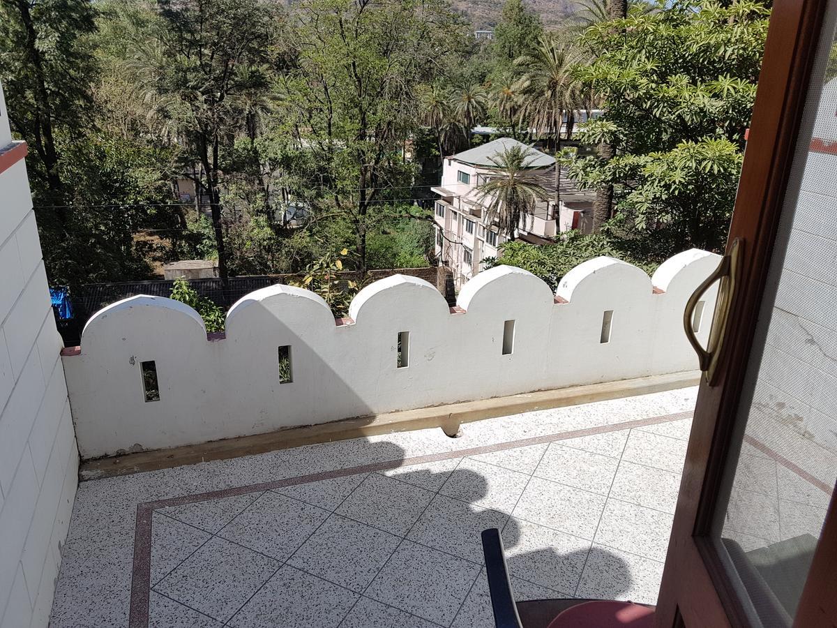Kesar Bhawan Palace Mount Abu Exterior photo
