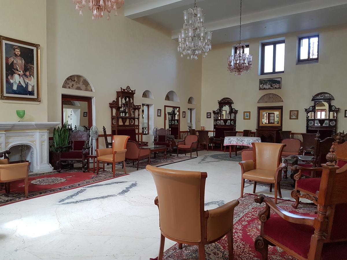 Kesar Bhawan Palace Mount Abu Exterior photo
